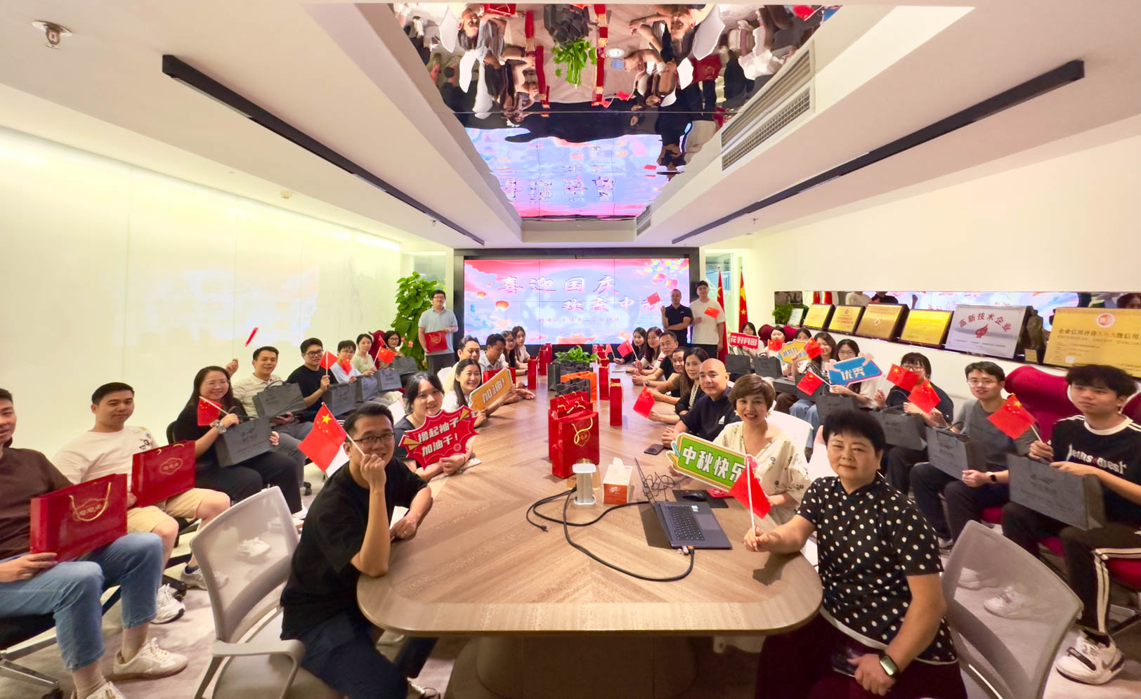 企业活动｜乐鱼（中国）官方装饰2025年喜迎国庆，欢度中秋